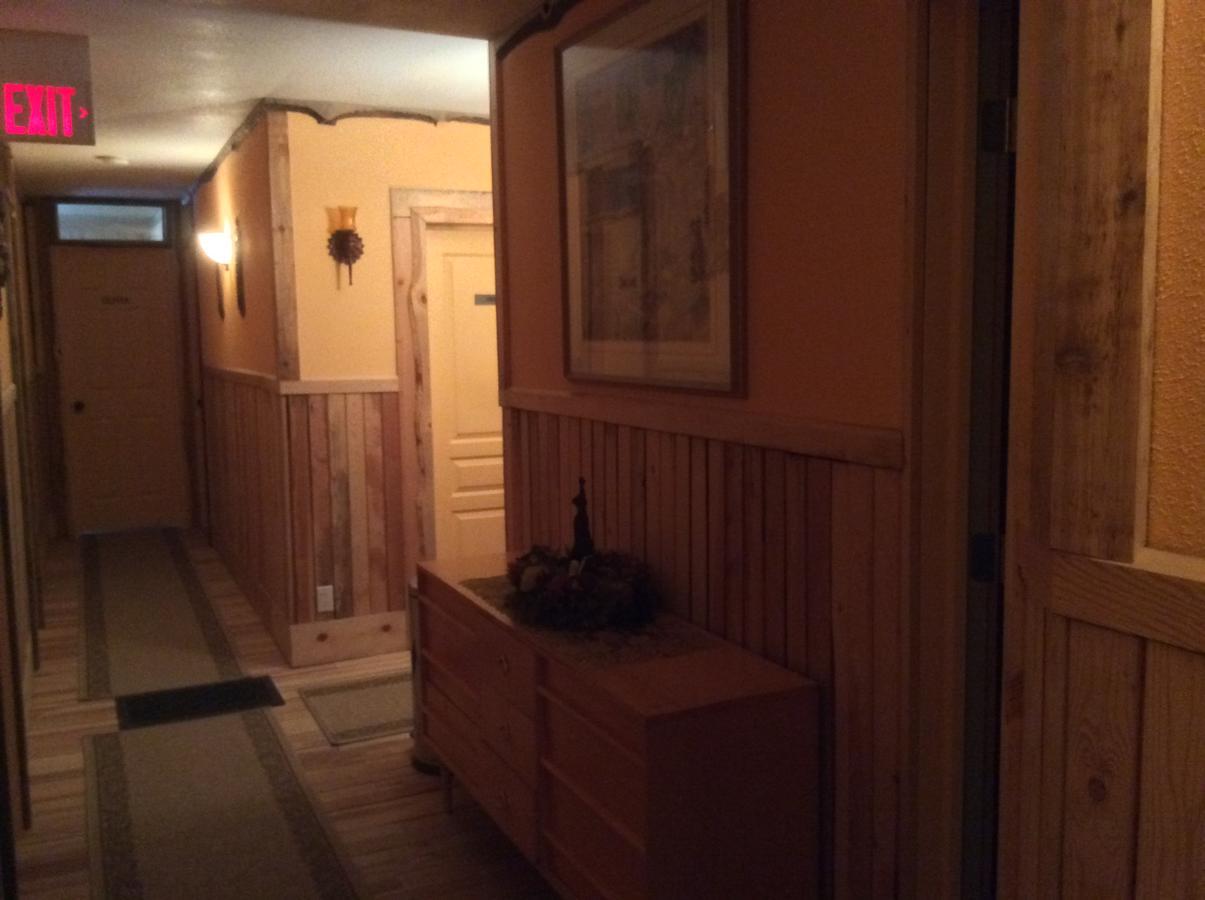 Hotel Midway Eksteriør billede